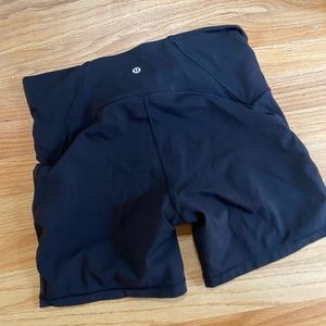 Like new Lululemon running spandex shorts 6 in black size 10